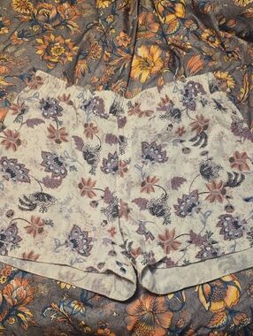 Maurices Floral Elastic Waist Women’s Shorts - White with Pink & Purple Accents